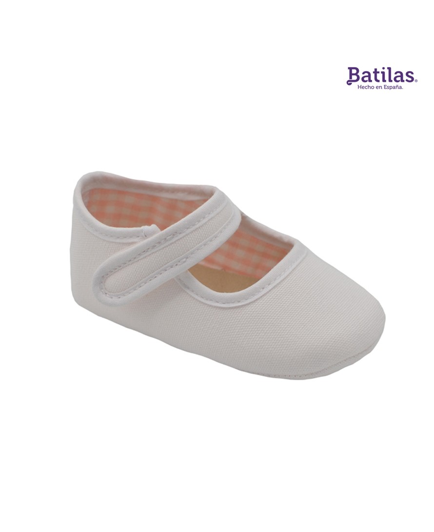 Zapatos primeros pasos para niña de marca BATILAS, fabricados en material textil de primera EN ESPAÑA